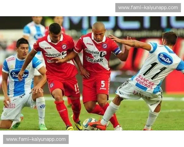 拉努斯vs萨斯菲：一场绿茵场上的宿命对决，激情与荣耀的永恒篇章